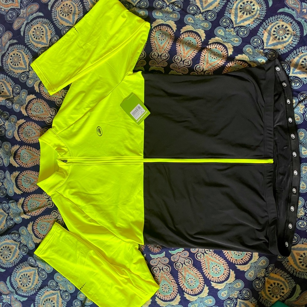 Brand new super comfy and accessible workout top